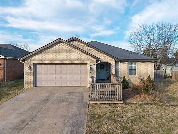 2nd image of 338 Hidden Creek Pl