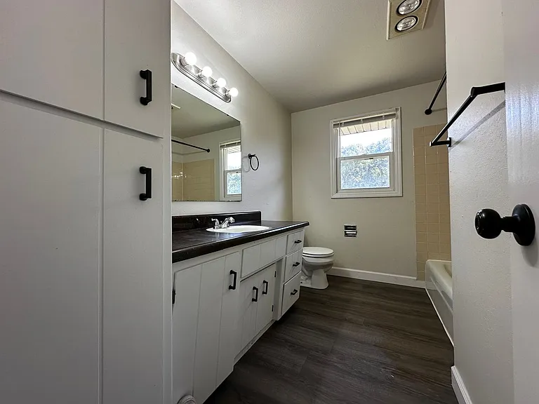 2746 Nicolet Dr — Photo 15
