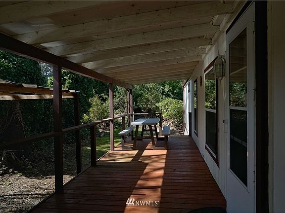 5th image of 2515 Bay Avenue #1
