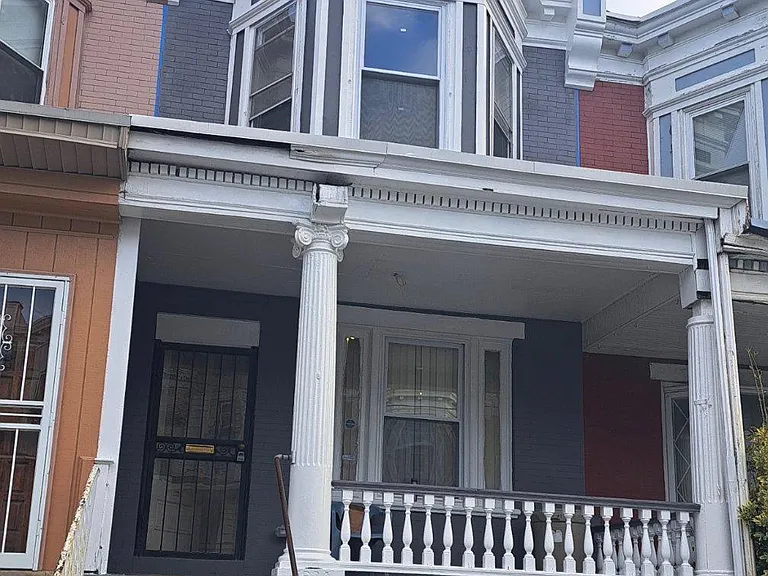 5624 Hadfield St — Photo 1