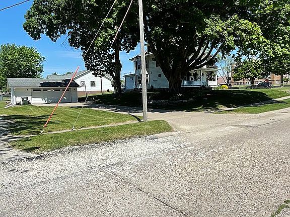 Detached 2 Car Garage