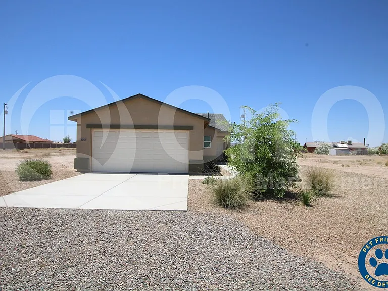 3750 N San Carlos Dr — Photo 1