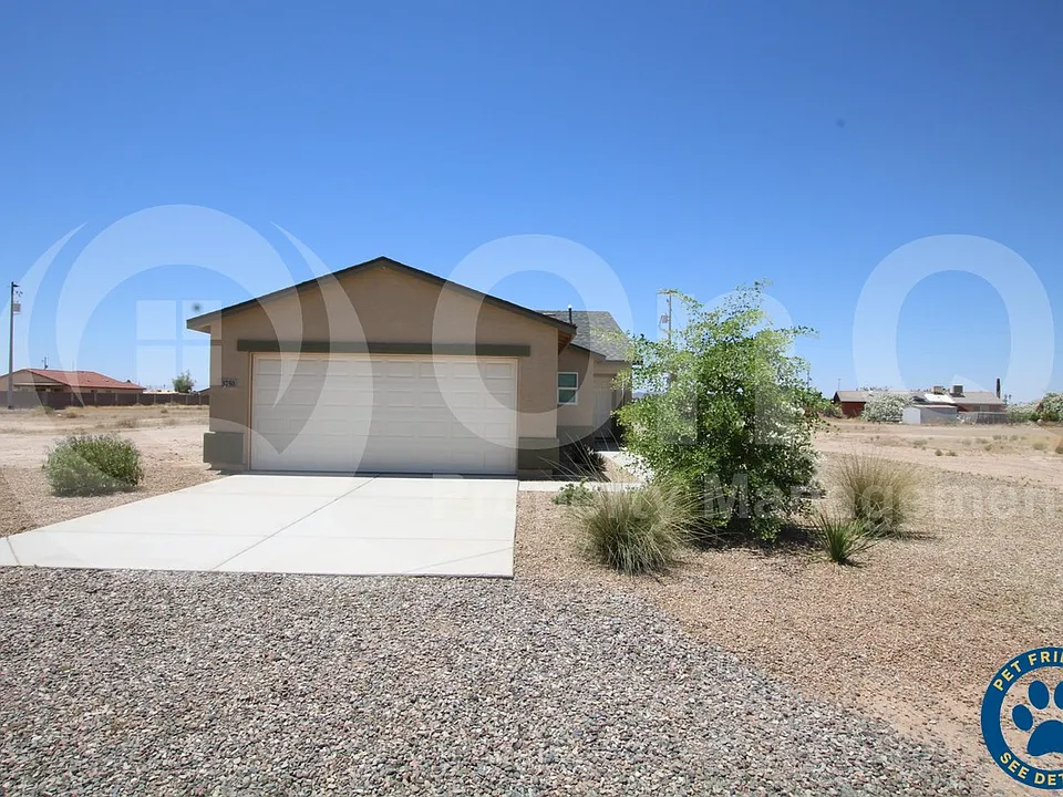 3750 N San Carlos Dr