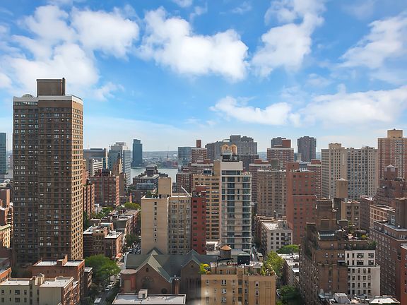 5th image of 407 Park Ave S Penthouse D