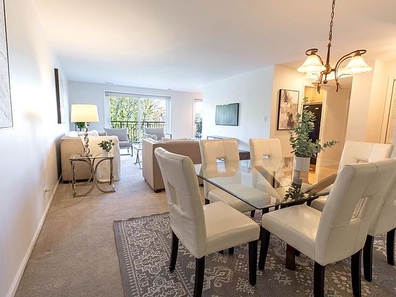 3rd image of 701 Lake Hinsdale Dr APT 306