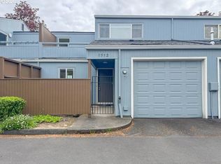 1572 NW Tanasbrook Ct, Beaverton, OR 97006