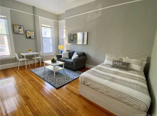 1220 Chapel St #B, New Haven, CT 06511