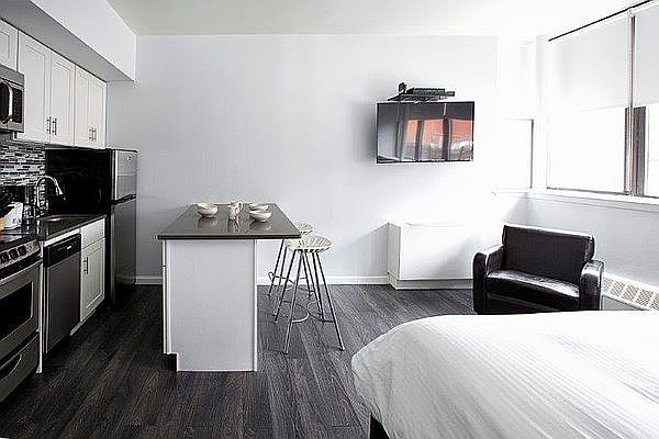 1st image of 150 W 51st St APT 2111