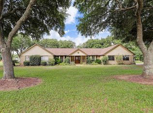 1759 Woody Ln, Sealy, TX 77474