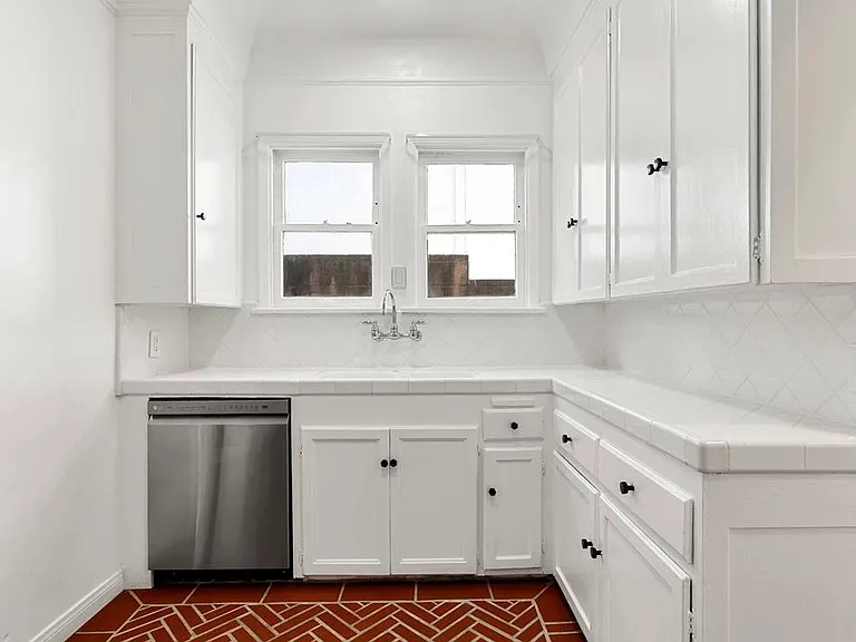 426 N Maple Dr #426 — Photo 16