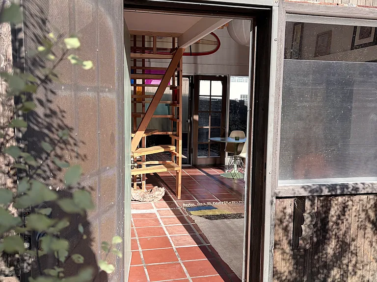 148 N Catalina St — Photo 2