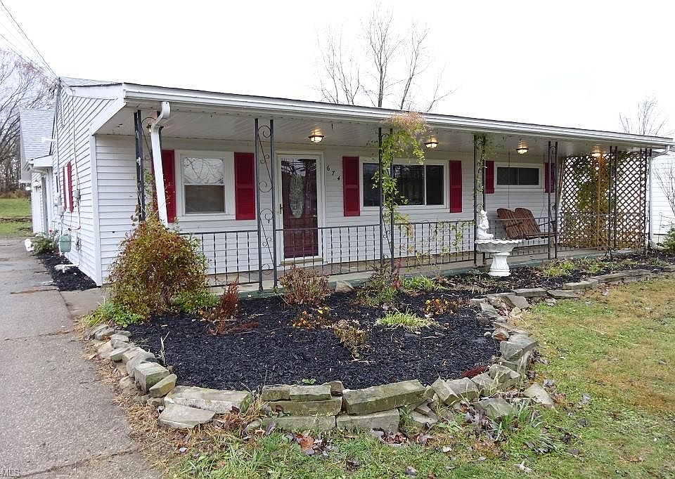 1st image of 674 West Dr