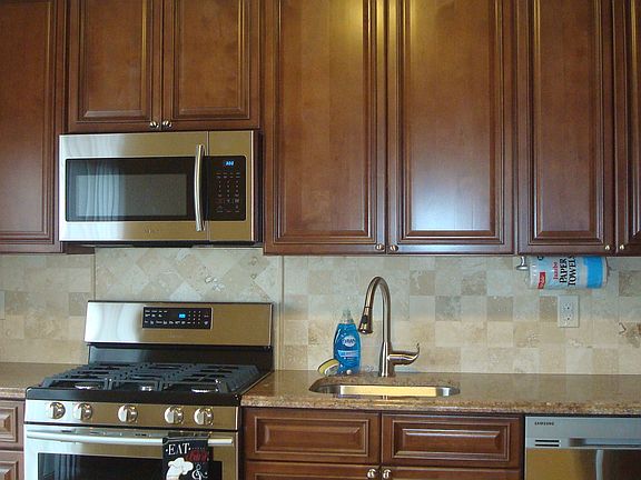 2nd image of 104 Townsend Ave