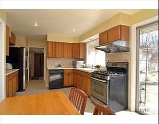 2nd image of 2211 Lake Ave