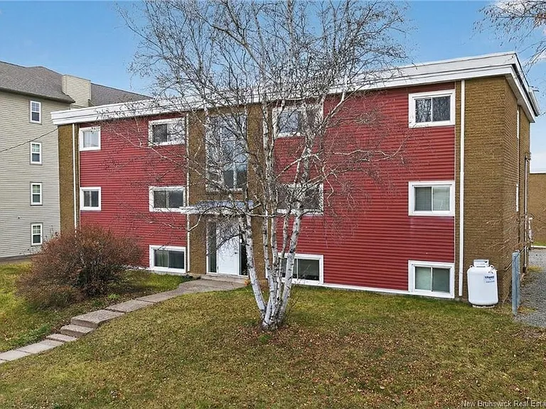 235 Reade St #4 — Photo 1