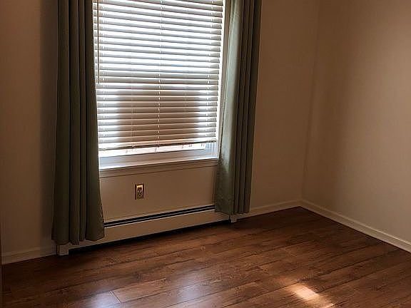 5th image of 464 Red Cedar Blvd