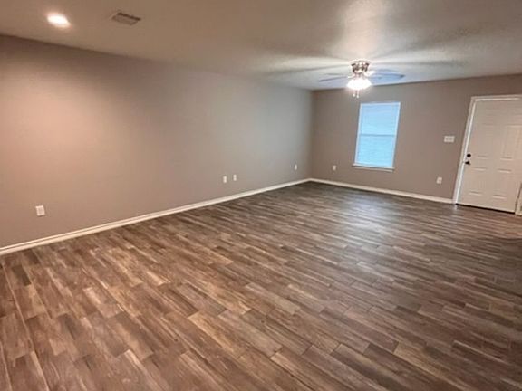 2nd image of 404 Nederland Ave #Townhouse 348