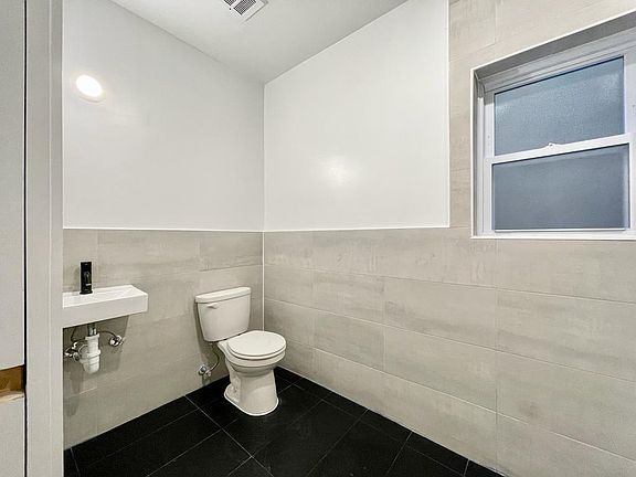 3rd image of 79 Stuyvesant Ave #1LA
