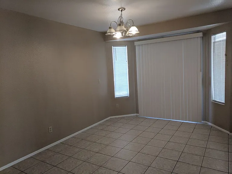 8413 Dunphy Ct — Photo 3