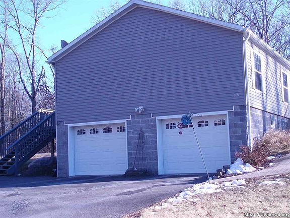 3rd image of 60 Pauline Ln