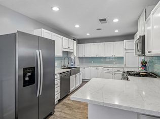 9535 Lakeview Dr, La Mesa, CA 91942