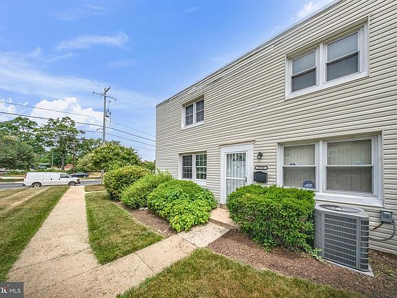 3rd image of 2733 Iverson St Unit 54