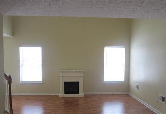 5th image of 909 Applecross Dr