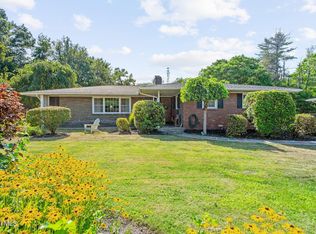 13 Hillcrest Dr, Ravena, NY 12143
