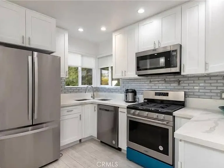 1657 S Garth Ave — Photo 14