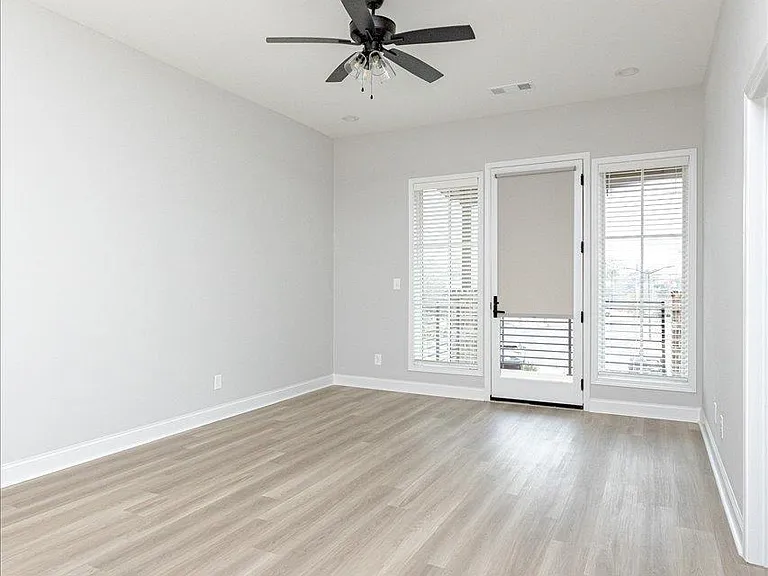 1013 Northside Dr — Photo 8