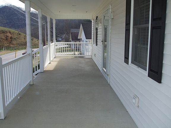 5th image of 17 Richmond Hill Est