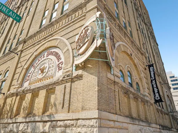 270 East Highland AVENUE #612, Milwaukee, WI 53202