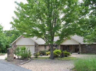 13 Dunbarton Cir, Bella Vista, AR 72715