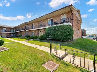 6910 Colonial Woods Dr APT 95, Saint Louis, MO