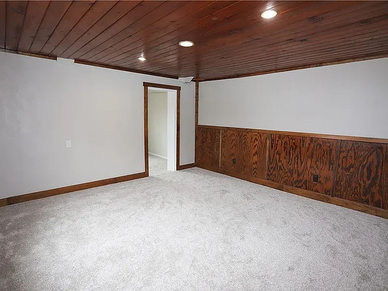 305 Chestnut St — Photo 5