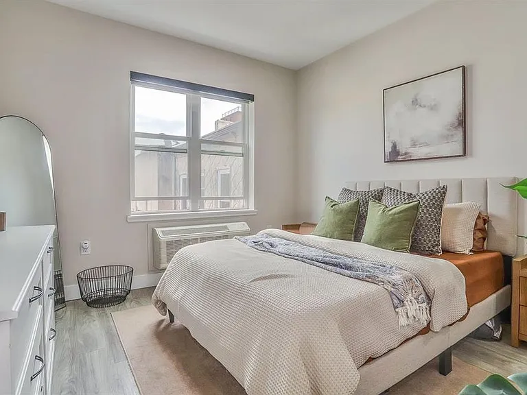 214 70th St #203 — Photo 3
