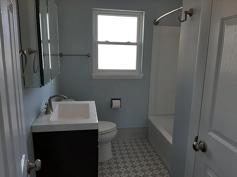 2824 S 76th Ave — Photo 5