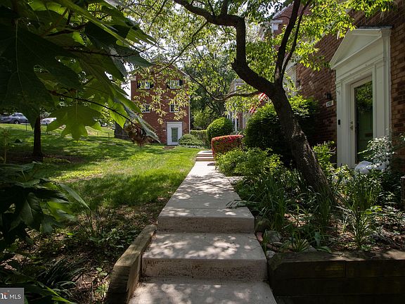 4th image of 3578 Martha Custis Dr