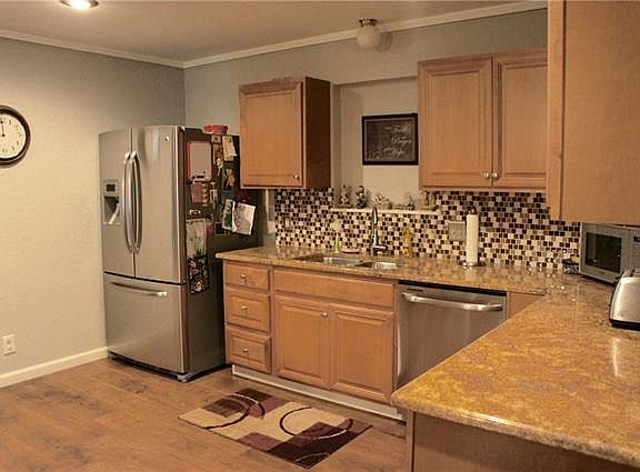 5th image of 3912 Crestridge Dr