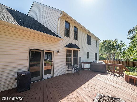 3rd image of 8120 Quarterfield Farms Dr