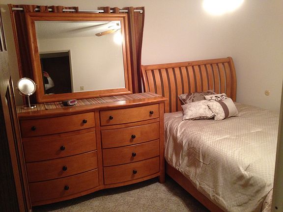 Beautiful bedroom suit, queen sleigh bed