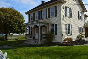 2nd image of 2564 E King St