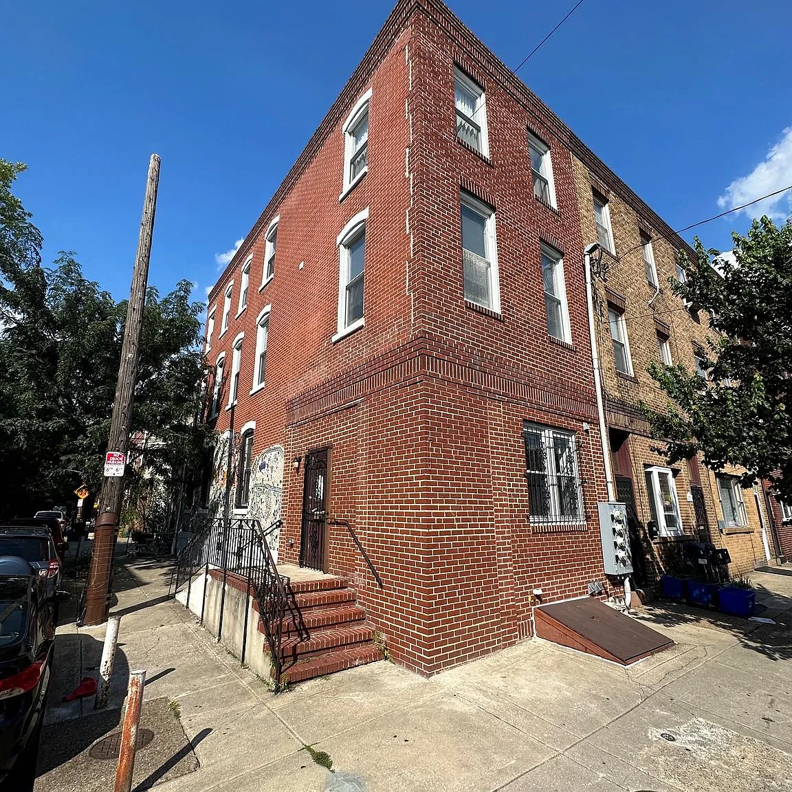 2 bed, 2496 sqft, $2,100 — Photo 1