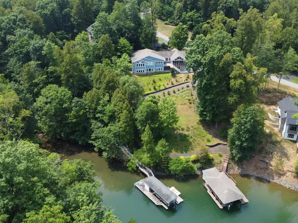 174 Virginia Key Trl, Union Hall, VA 24176