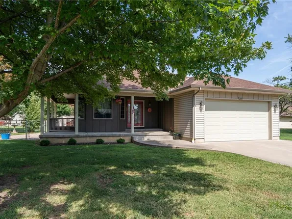 200 N Cedar St, Garnett, KS 66032