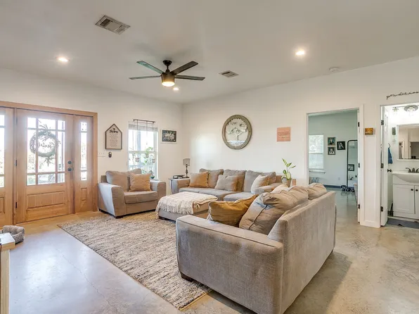 428 Gail Dr, Kennedale, TX 76060