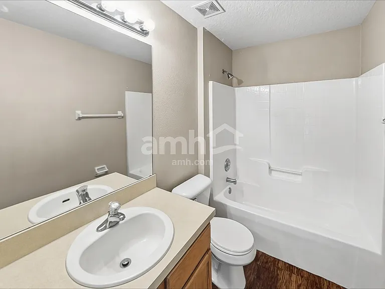 315 Colony Ct — Photo 14