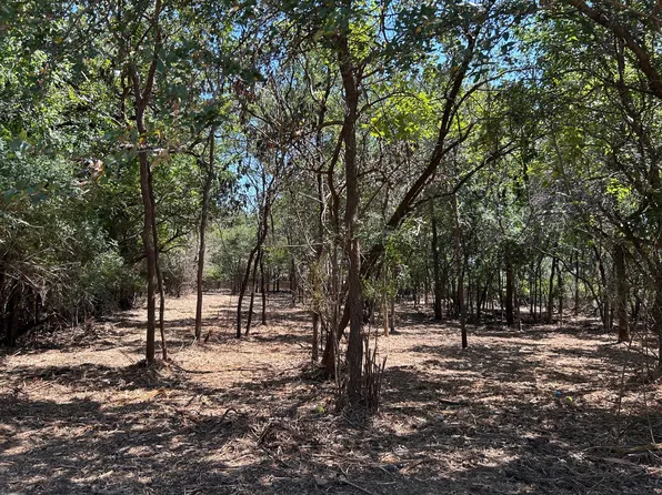 335 S Ash Ave, Azle, TX 76020