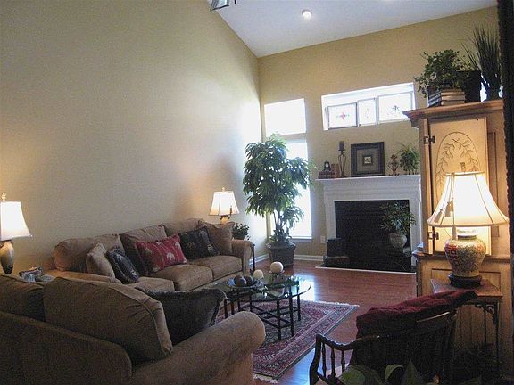 5th image of 205 Cherub Ct