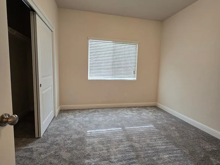 2365 W Mallard Ln — Photo 2